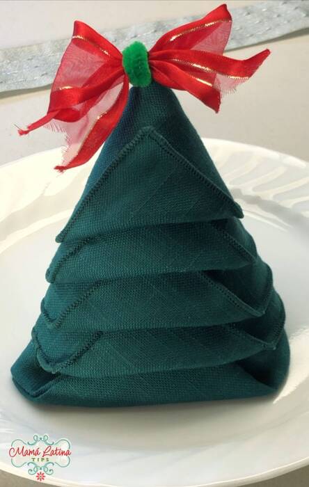 Hacer árboles de Navidad con servilletas