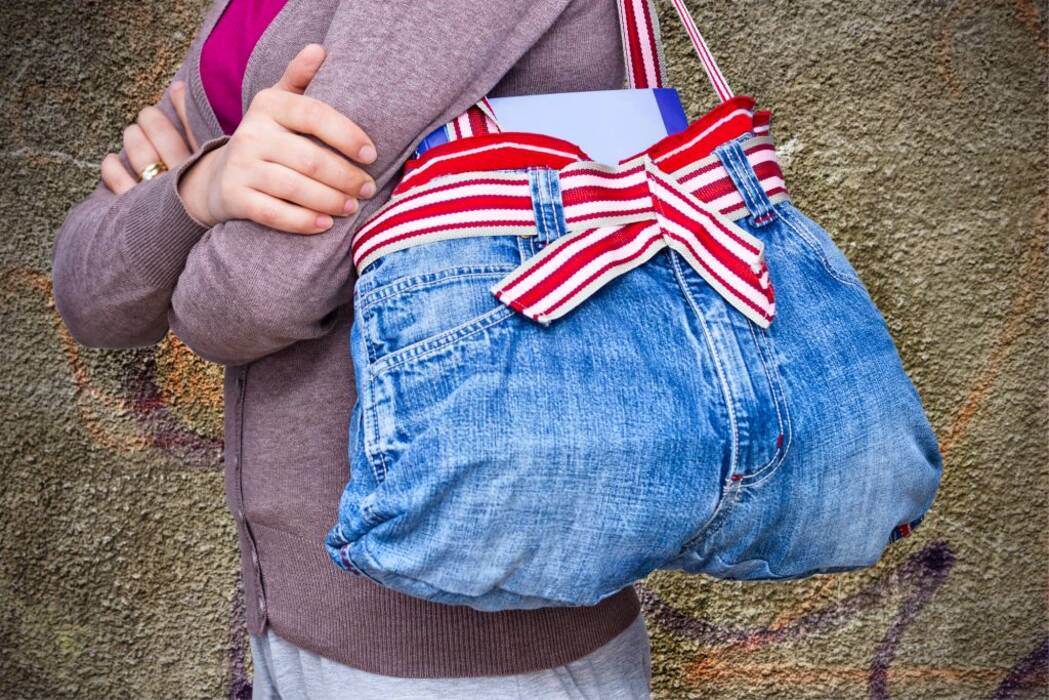 Cómo coser un delantal de los pantalones vaqueros con sus propias manos?