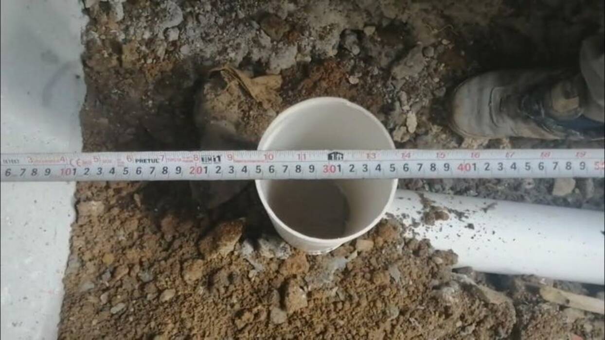A qué distancia de la pared colocar la taza del inodoro?