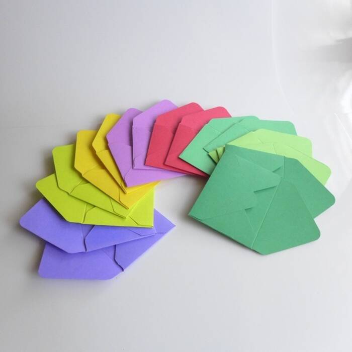 Cómo plegar origami de papel sin pegamento?
