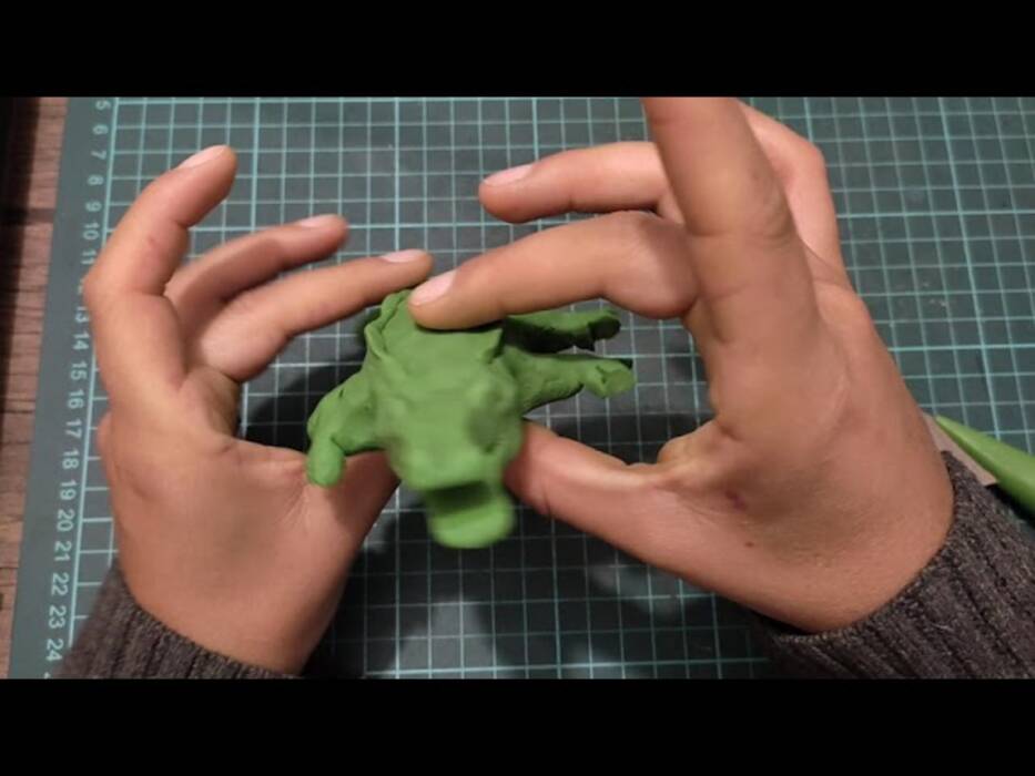 Cómo moldear un lagarto con plastilina?