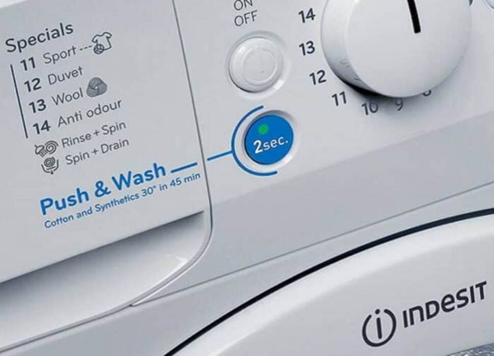 Dónde y cómo verter el polvo en la lavadora Indesit?