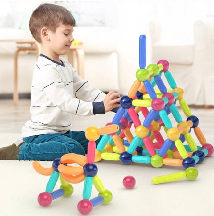 Qué se puede hacer con un juego de construcción magnético?
