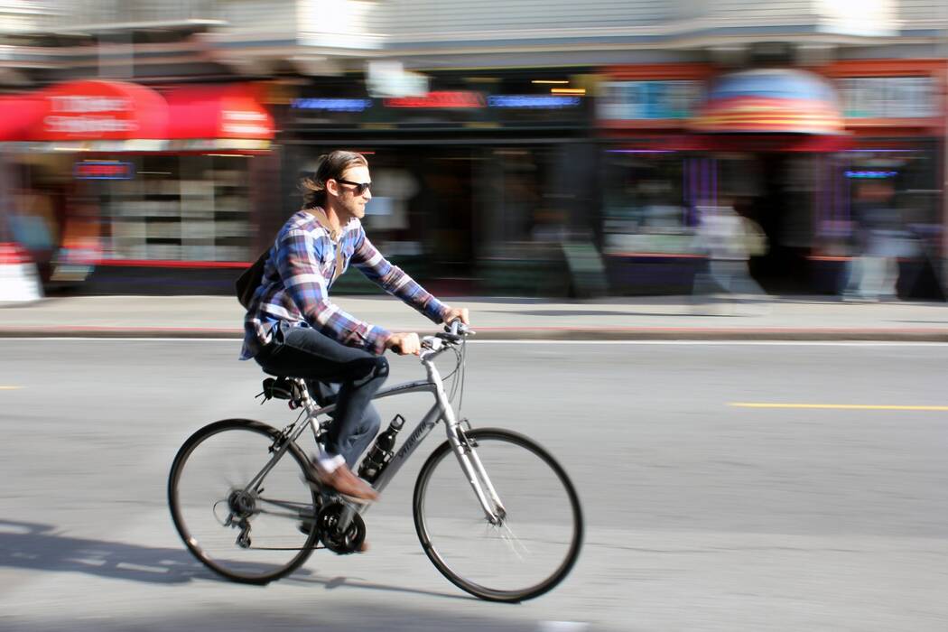 A partir de qué edad se puede circular en bicicleta por la calzada y qué normas hay que seguir?