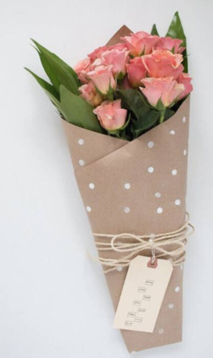 Crear ramos de flores a partir de artículos de papelería