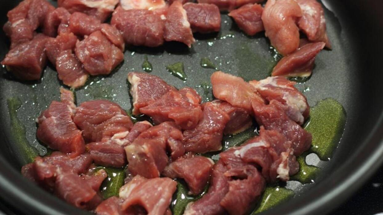 Qué hacer si la plancha pierde líquido y por qué ocurre?