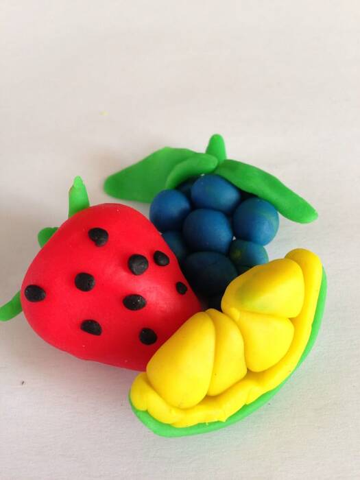 Modelar una sandía con plastilina